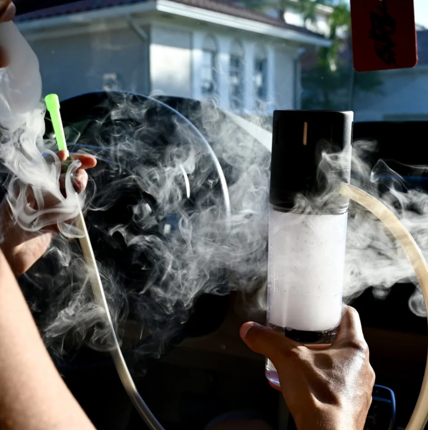 Portable Car Hookah 🚗💨 – Durable Plastic, Lightweight & Easy to Use